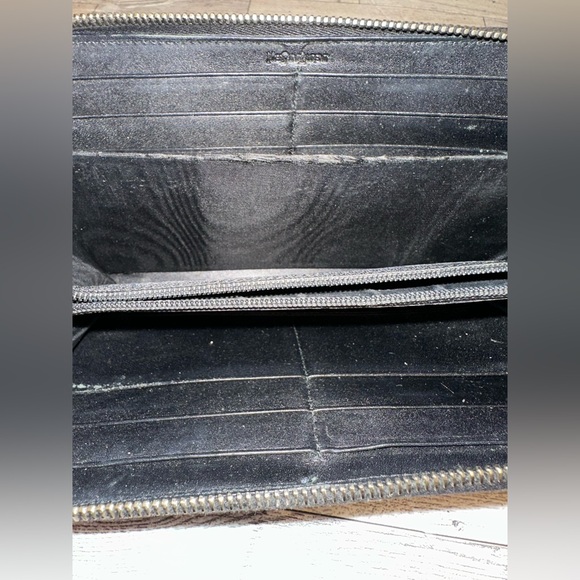 Authentic Black YSL Patent leather Wallet - Picture 5 of 9